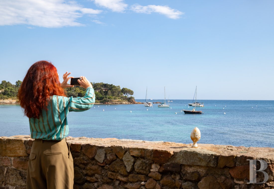 A family home built on the foundations of an ancient fortress in Agay harbour, Saint-Raphaël - photo  n°20